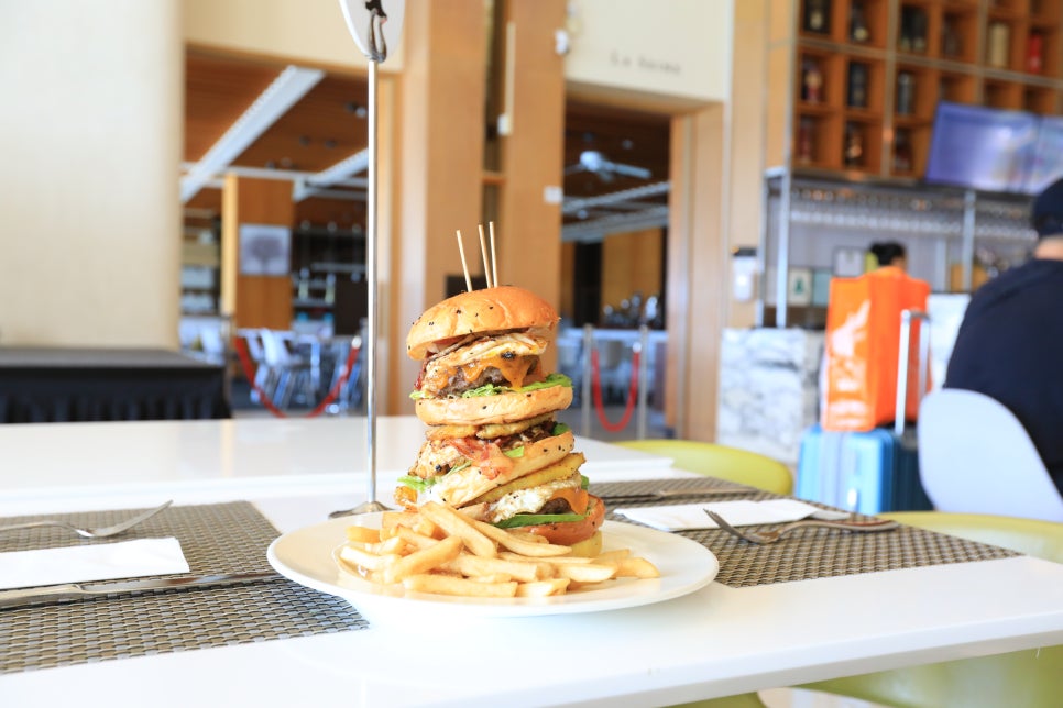 괌 버거 맛집 롯데호텔 몬스터버거 여행객 인기 메뉴