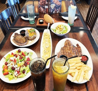 괌 롱혼 스테이크하우스 예약 완벽 가이드: 아웃로 립아이 메뉴와 최고의 사이드 조합법