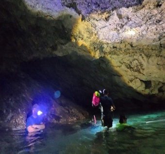괌 정글 트레킹 투어 완전 가이드: 담수동굴 수영부터 라테스톤 탐방까지